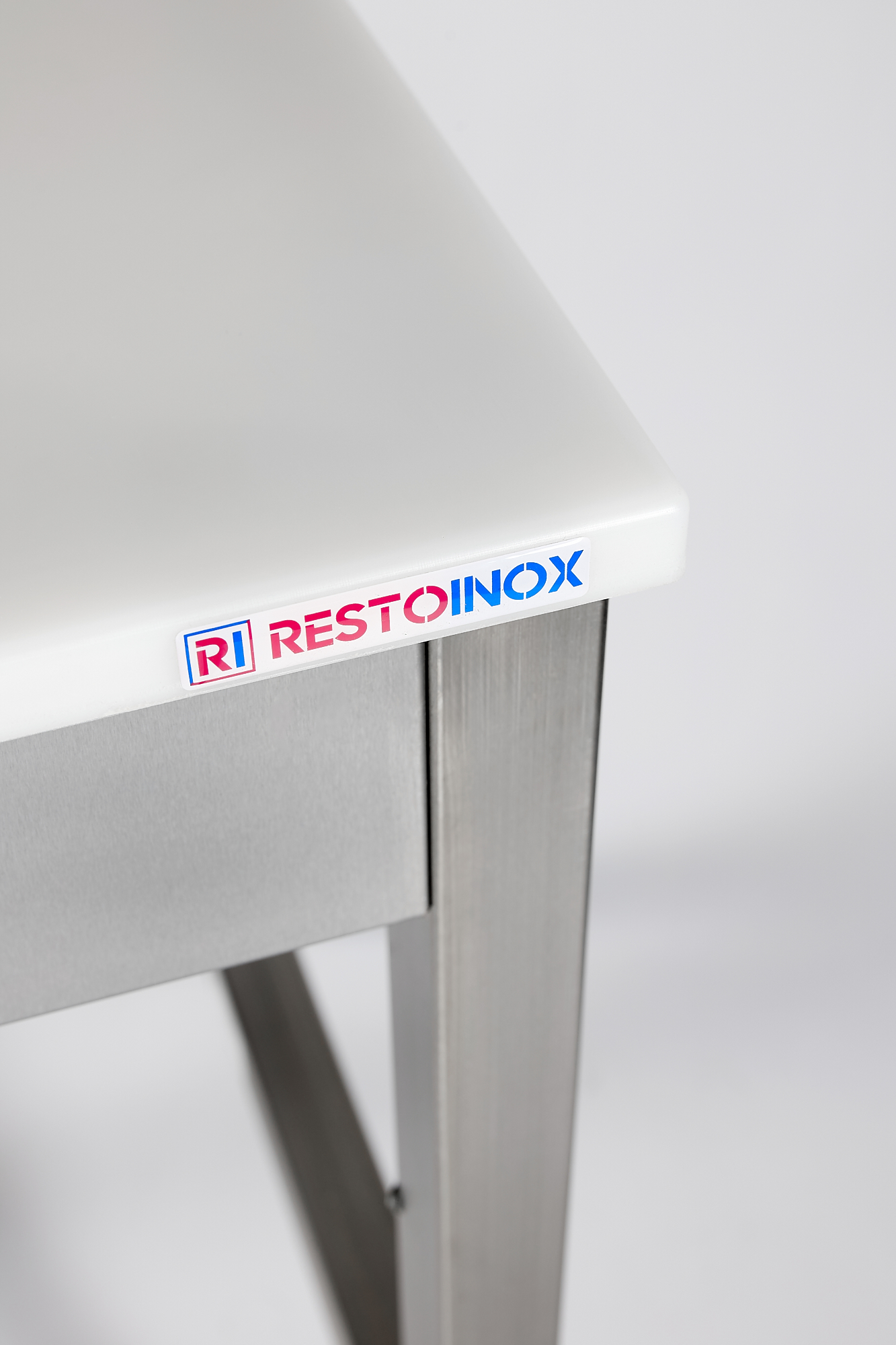 Стол производственный RESTOINOX СПП-18/6-О полипропиленовая столешница