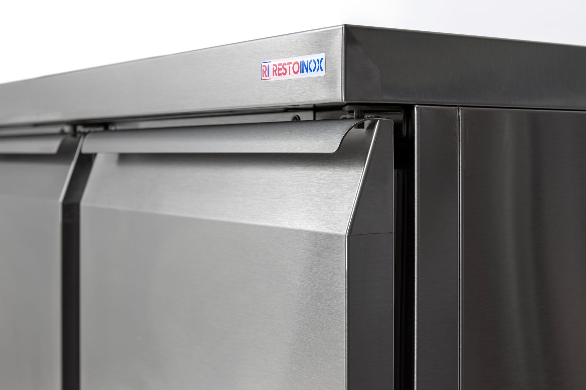Стол холодильный RESTOINOX SHS-1111GNE-B (нижн. расп. агр)