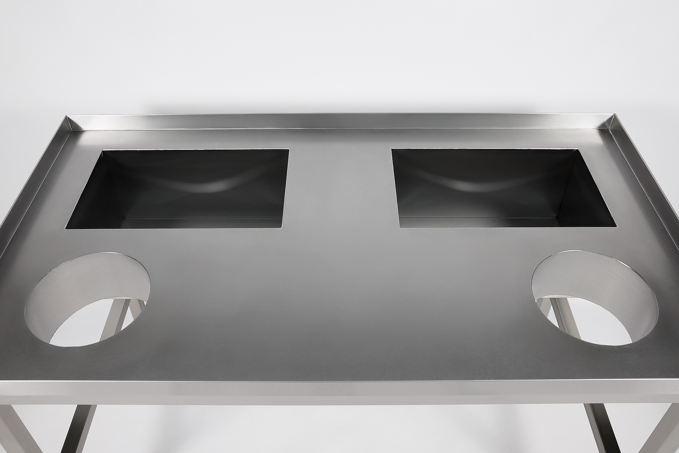 Стол для обработки корнеплодов и овощей RESTOINOX СДК-15/8