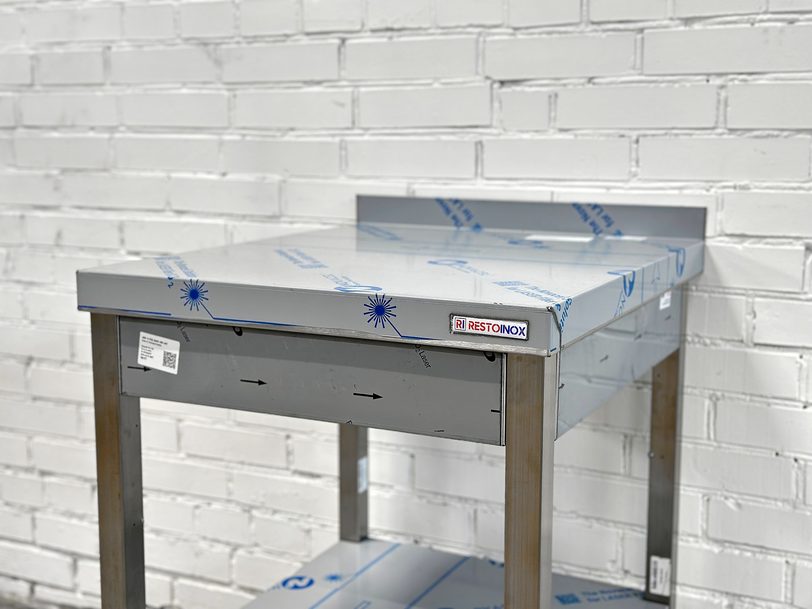 Стол вставка в тепловую линию RESTOINOX СП-8/9-БП