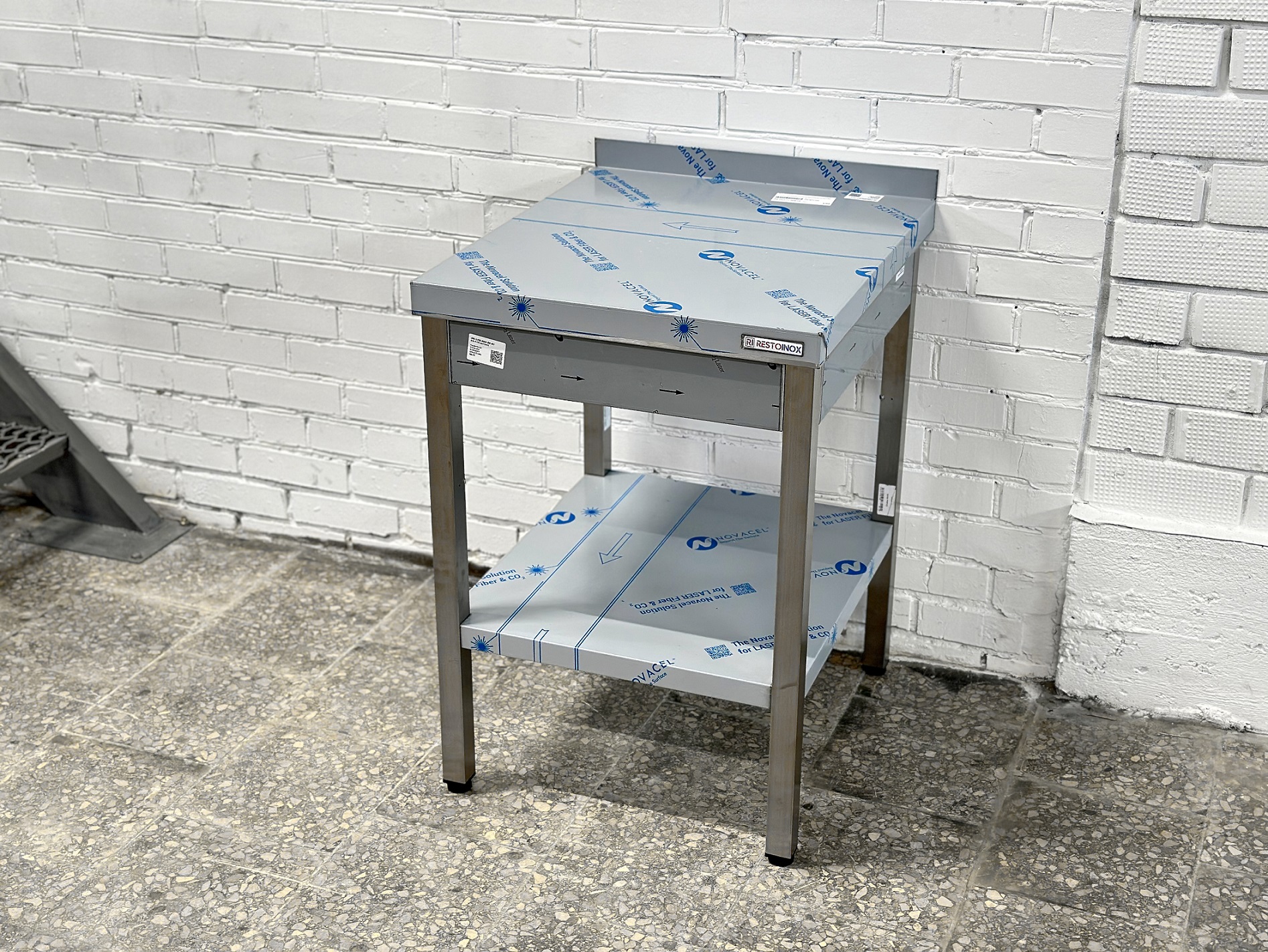 Стол вставка в тепловую линию RESTOINOX СП-8/9-БП