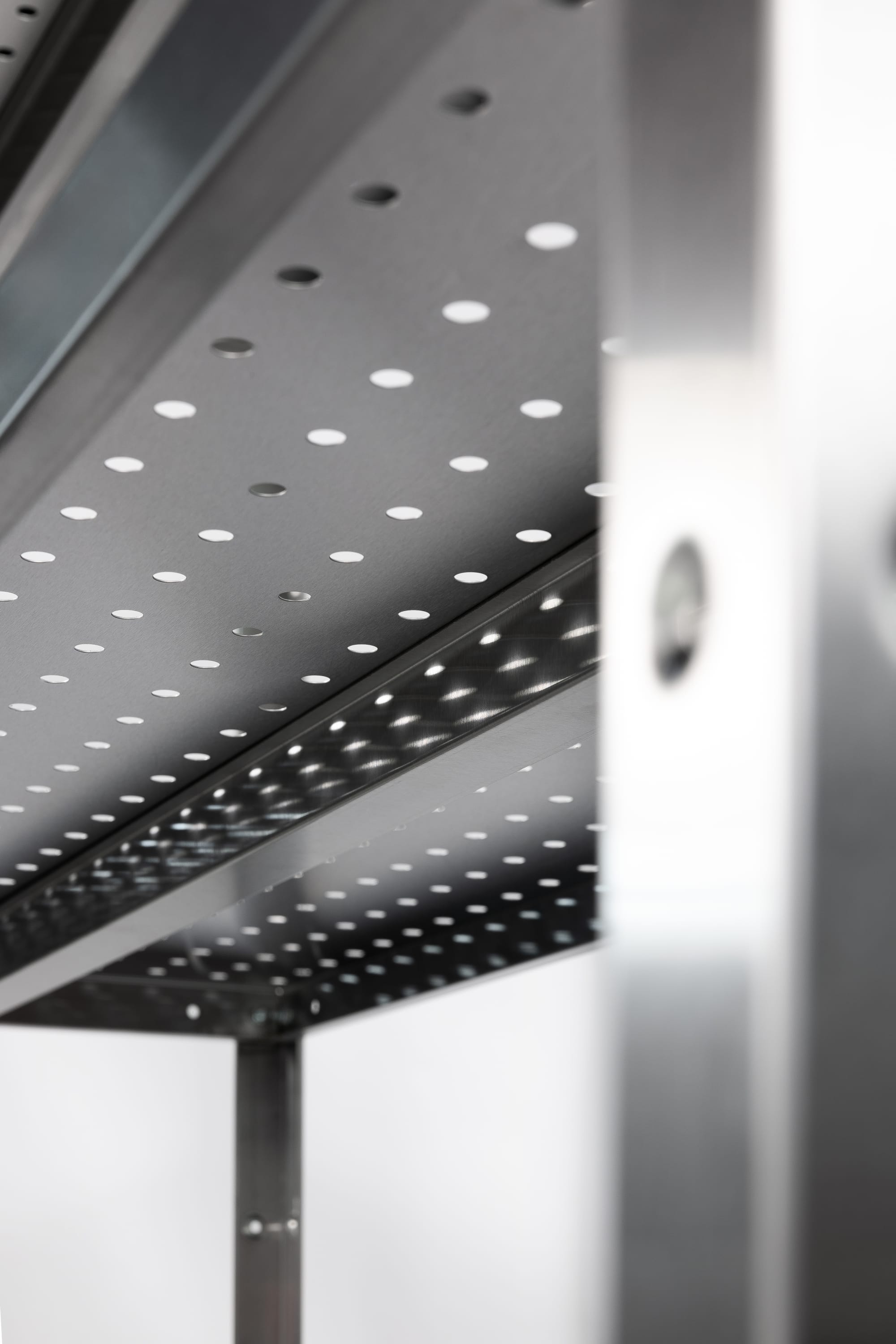 Стеллаж производственный перфорированный RESTOINOX СТПП-13/7-ЭН
